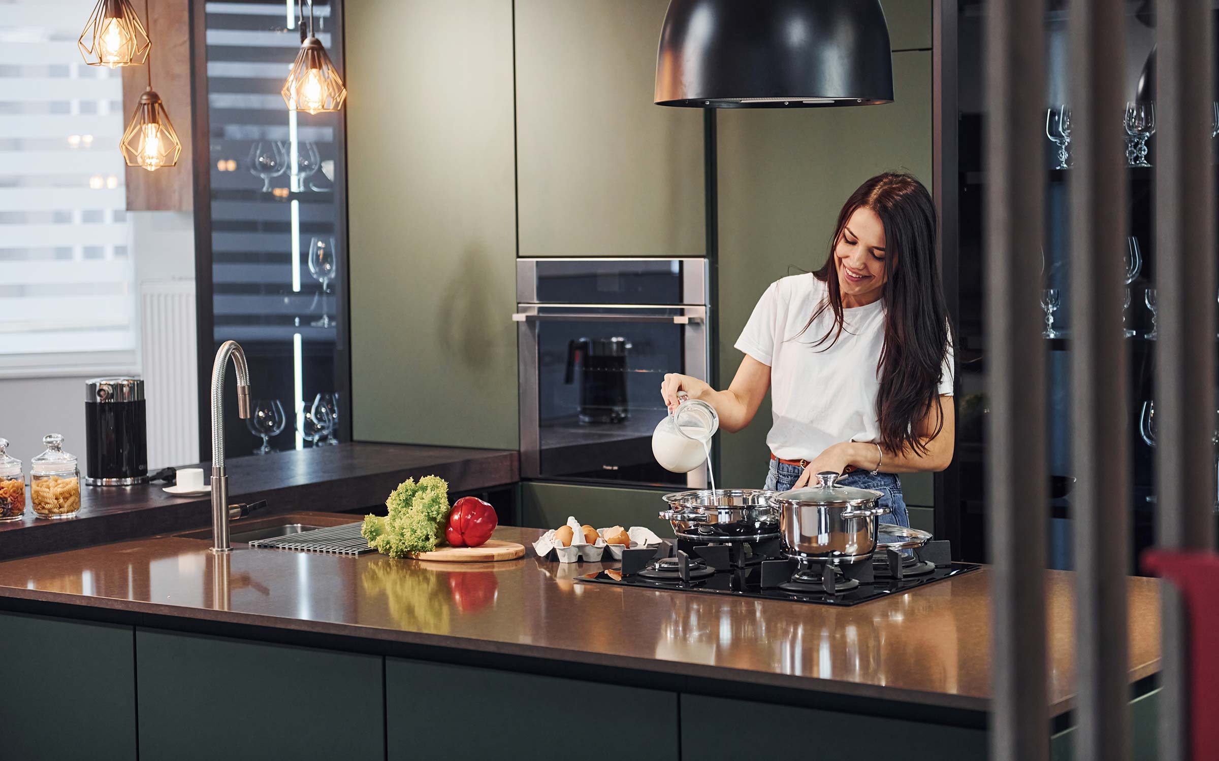 Asiantunteva kodinkonepalvelu Helsingissä – kotisi laitteet osaaviin käsiin.